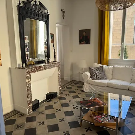 Le Clos De Posquieres, Maison Vigneronne, Piscine. Guest house